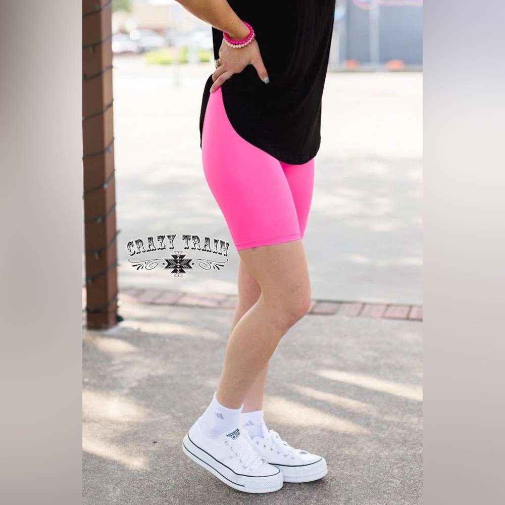 NWT! CrAzY TrAiN Women's High-Rise Neon Pink Biker Babe Bike Shorts! 💕